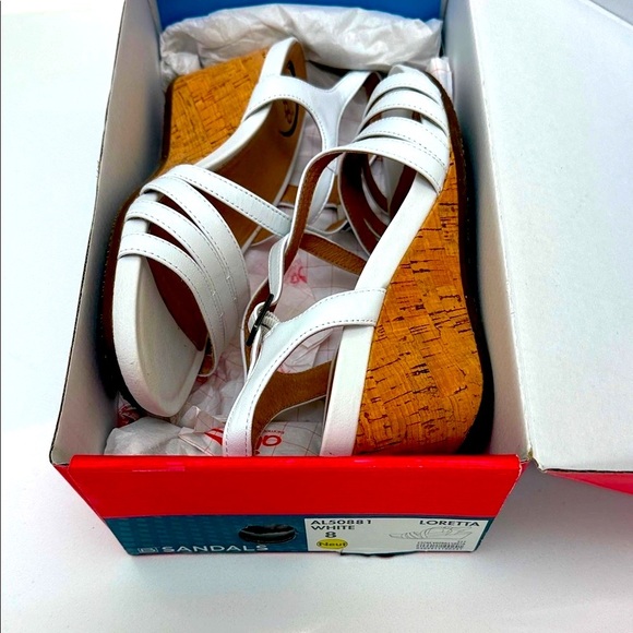 Abeo Loretta White Leather Orthotic Sandal: NWB - Picture 3 of 15